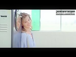 Dalila Di Lazzaro in La ragazza dal pigiama giallo (1977) 9