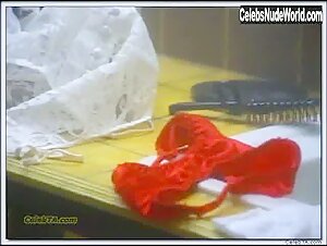 Daneen Boone nude, boobs scene in Expose (1997) 1