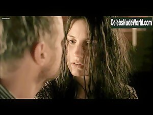 Danica Curcic in Over kanten (2012) 2