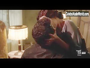 Daniela Virgilio in I segreti di Borgo Larici (series) (2014) 10
