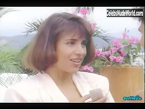 Darcy DeMoss Kissing , Bouncing boobs in Eden (series) (1993) 3