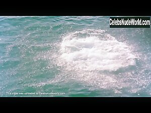 Daryl Hannah Blonde , Beach in Summer Lovers (1982) 20