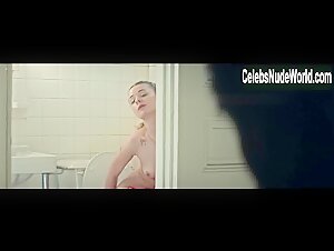 Dasha Nekrasova in Ghost Who Walks (2019) 18