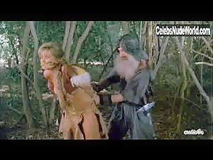 Dawn Dunlap in Barbarian Queen (1985) 8