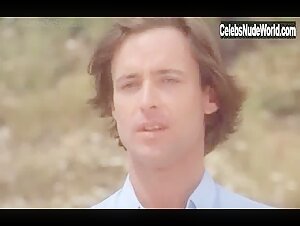 Dawn Dunlap Outdoor , Explicit in Laura, les ombres de l'ete (1979) 10