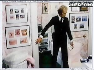 Dayle Haddon Bathtub , Explicit in 40 gradi all'ombra del lenzuolo (1976) 11