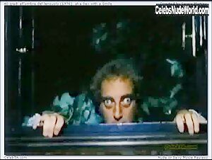 Dayle Haddon Bathtub , Explicit in 40 gradi all'ombra del lenzuolo (1976) 4