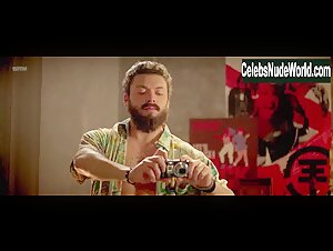 Deborah Francois in Loue-moi! (2017) 1