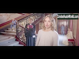 Deborah Francois in Loue-moi! (2017) 13