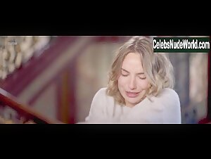 Deborah Francois in Loue-moi! (2017) 16