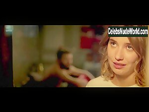Deborah Francois in Loue-moi! (2017) 8