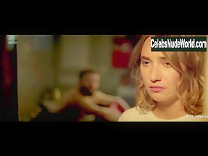 Deborah Francois in Loue-moi! (2017) 9