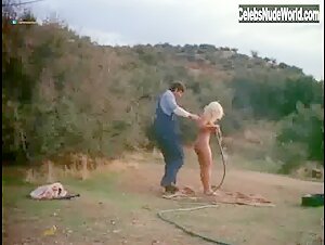 Debbie Osborne boobs , Outdoor in Tobacco Roody (1970) 3