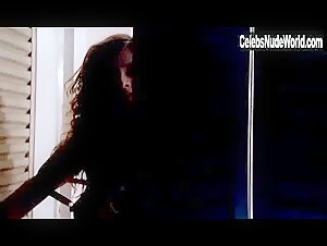 Debora Caprioglio in Spiando Marina (1992) 7