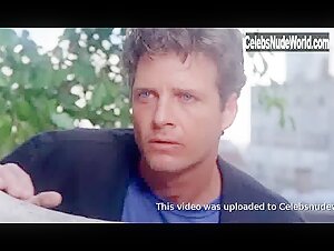 Debora Caprioglio in Spiando Marina (1992) 9