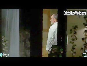 Delphine Rollin Brunette , Shower in Une employee modele (2002) 3