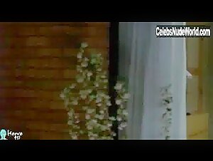 Delphine Rollin Brunette , Shower in Une employee modele (2002) 5
