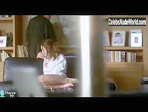 Delphine Rollin Brunette , Office in Une employee modele (2002) 4