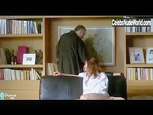 Delphine Rollin Brunette , Office in Une employee modele (2002) 6