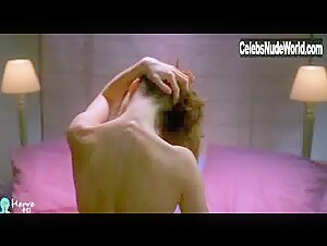 Delphine Rollin Brunette , Hot in Une employee modele (2002) 11