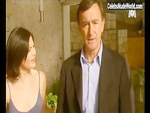 Delphine Chaneac in Laura, le compte a rebours a commence (series) (2006) 12