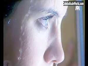 Delphine Chaneac in Laura, le compte a rebours a commence (series) (2006) 19