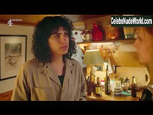Desiree Akhavan Blonde , Lesbian in The Bisexual (series) (2018) 13
