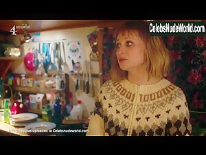 Desiree Akhavan Blonde , Lesbian in The Bisexual (series) (2018) 8