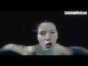 Diana Gomez Wet , Explicit scene in Eloise (2009) 8