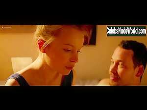 Diane Rouxel in Volontaire (2018) 6