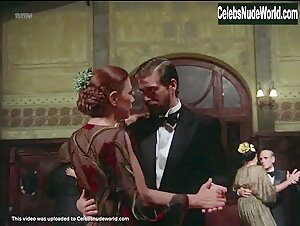 Dina Sfat in O Homem do Pau-Brasil (1982) 16