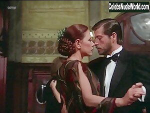 Dina Sfat in O Homem do Pau-Brasil (1982) 18