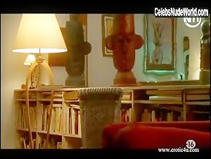 Diosa Close Up , boobs scene in Dangereux desirs (2001) 2