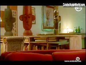 Diosa Close Up , boobs scene in Dangereux desirs (2001) 3