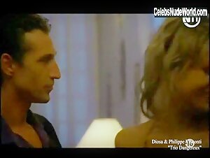 Diosa Blonde , Big Butt scene in Trio dangereux (2001) 1
