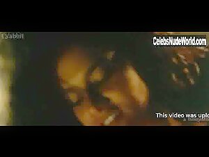Dira Paes in Amarelo Manga (2002) 15