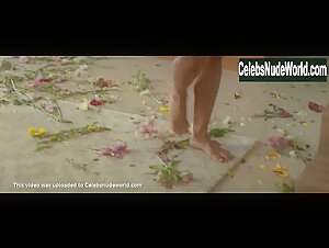 Dira Paes in Divino Amor (2019) 20