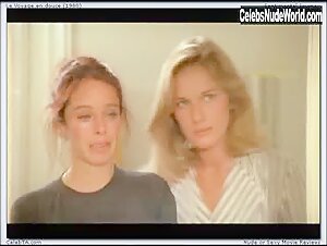 Dominique Sanda Flashing , boobs in Le voyage en douce (1980) 4