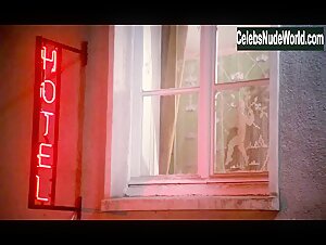 Dominique Sanda in Une chambre en ville (1982) 11