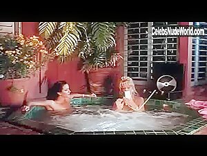 Dona Speir in Do or Die (1991) 13