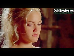 Drew Barrymore in Bad Girls (1994) 9