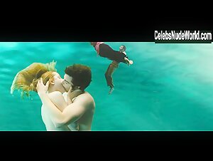 Evan Rachel Wood Explicit , Hot in Across the Universe (2007) 19