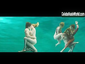 Evan Rachel Wood Explicit , Hot in Across the Universe (2007) 6