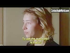 Emmanuelle Seigner Blonde , Flashing in Backstage (2005) 17