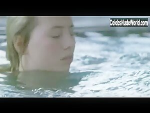 Emmanuelle Seigner Pool , Blonde in Backstage (2005) 4