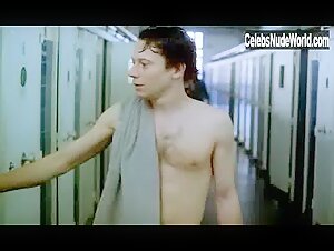 Emmanuelle Devos in Comment je me suis dispute... (ma vie sexuelle) (1996) 2