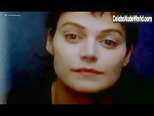 Emmanuelle Devos in Comment je me suis dispute... (ma vie sexuelle) (1996) 3