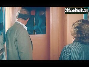 Emmanuelle Beart in L'amour en douce (1985) 13