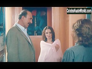 Emmanuelle Beart in L'amour en douce (1985) 16