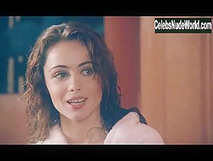 Emmanuelle Beart in L'amour en douce (1985) 19